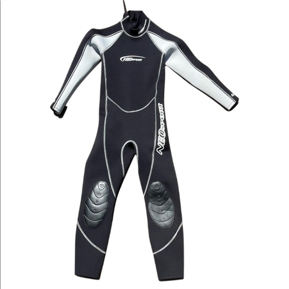 NeoSport 3mm Junior Jumpsuit 12. - Picture 1 of 12